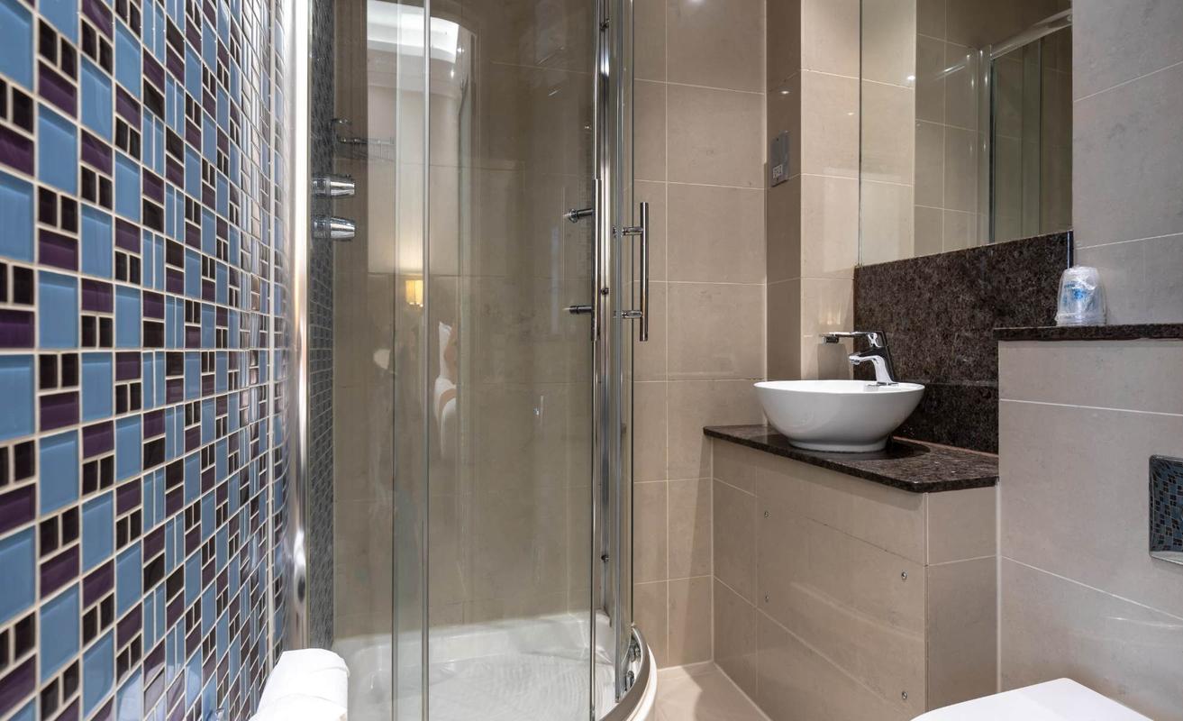 Family 5 Room Sidney Hotel London Family 5 Room Sidney Hotel London