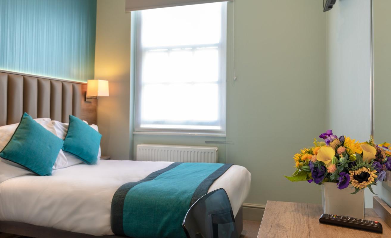 ANNEX Petite Double Room Sidney Hotel London ANNEX Petite Double Room Sidney Hotel London