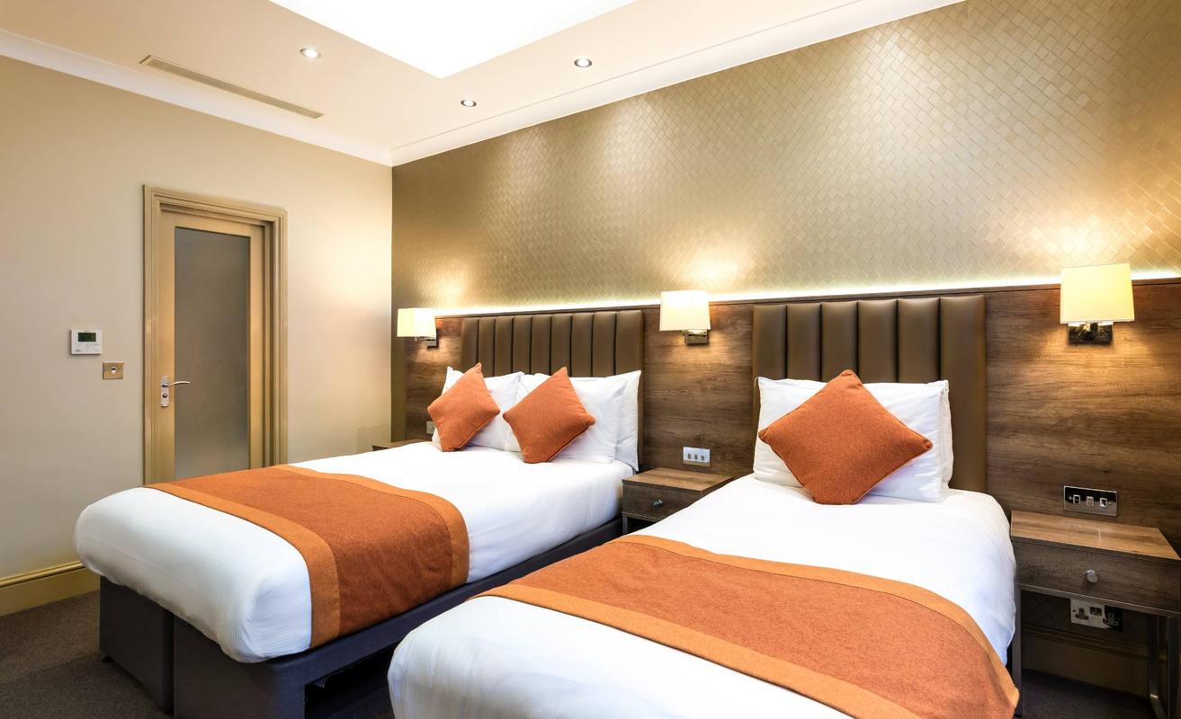 ANNEX Triple Room Sidney Hotel London ANNEX Triple Room Sidney Hotel London