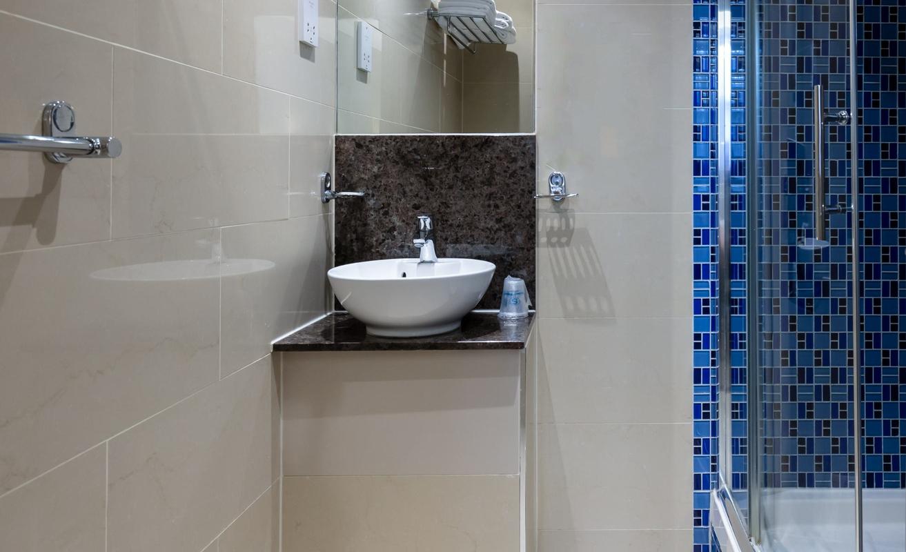 ANNEX Triple Room Sidney Hotel London ANNEX Triple Room Sidney Hotel London