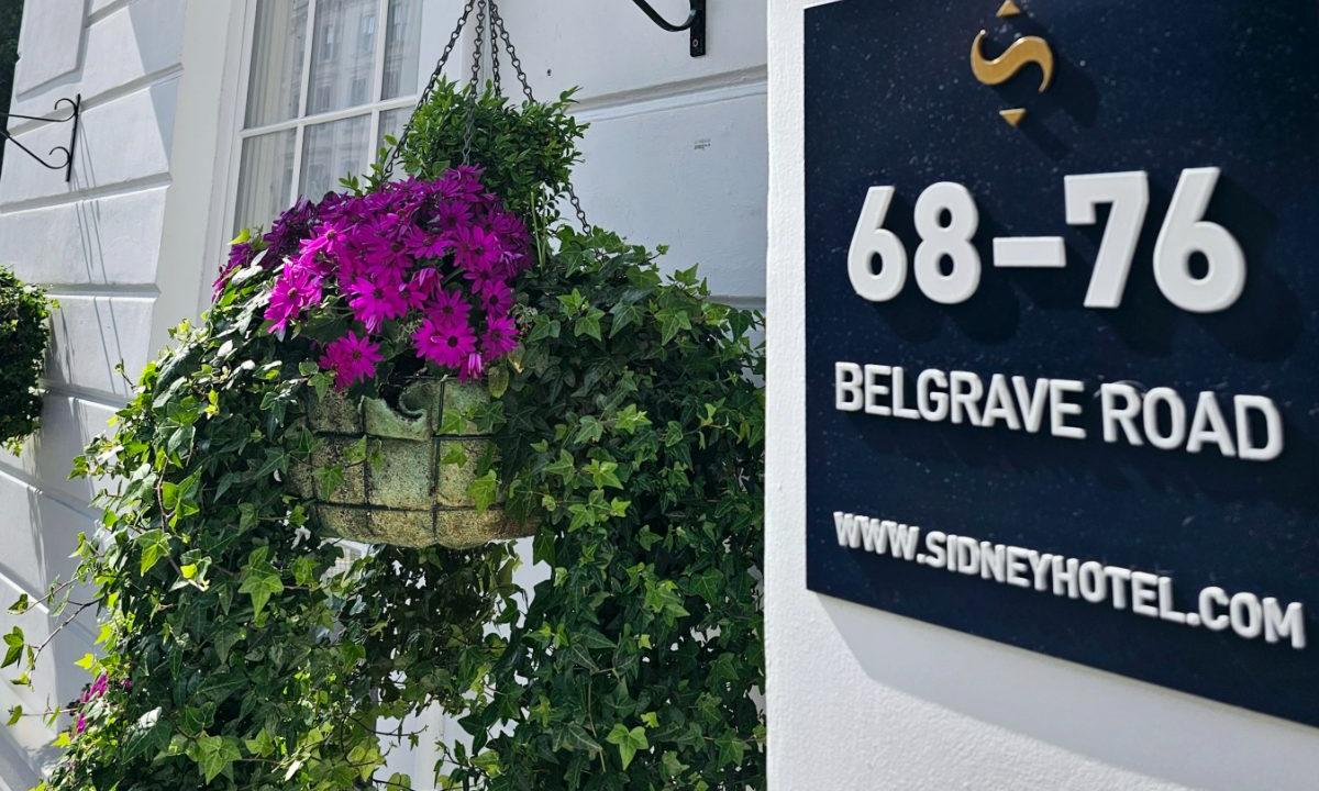 Entrance Sidney Hotel London Entrance Sidney Hotel London