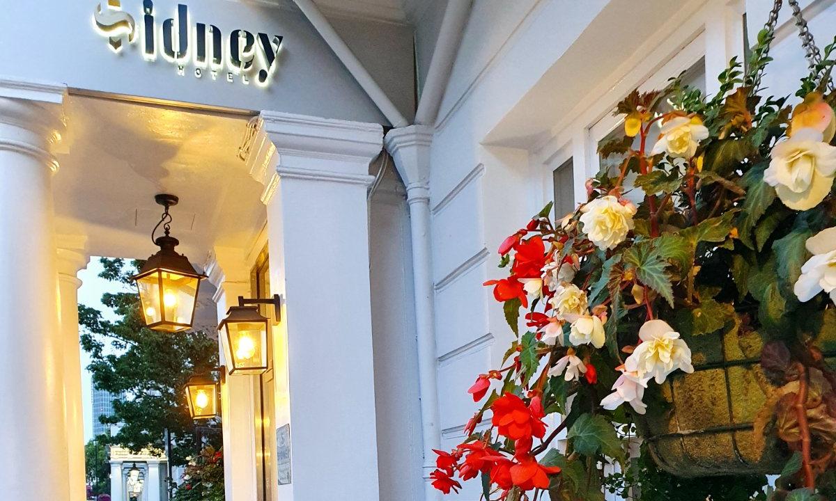 Entrance Sidney Hotel London Entrance Sidney Hotel London