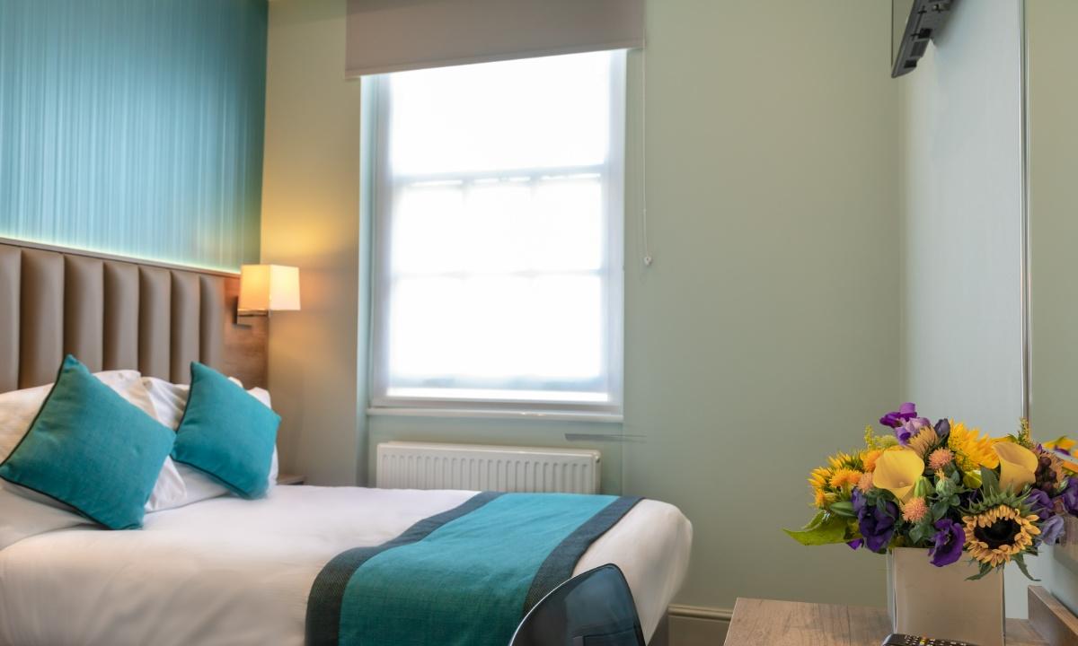 Petite Double Room Sidney Hotel London Petite Double Room Sidney Hotel London