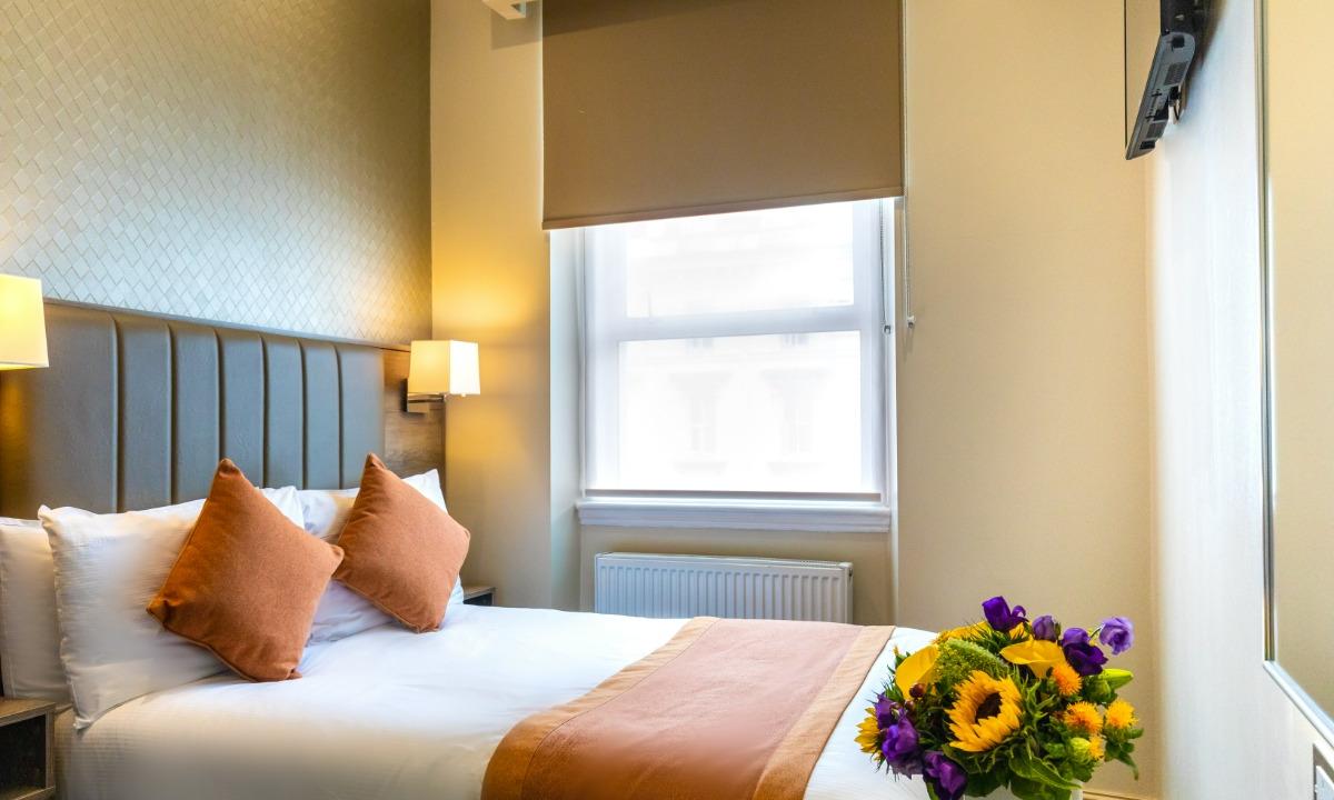 Petite Double Room Sidney Hotel London Petite Double Room Sidney Hotel London